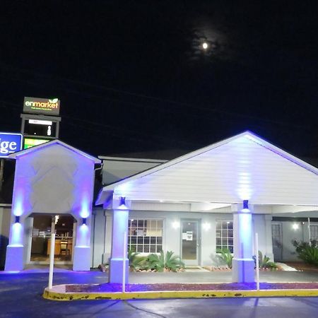 Travelodge By Wyndham Уолтерборо Экстерьер фото