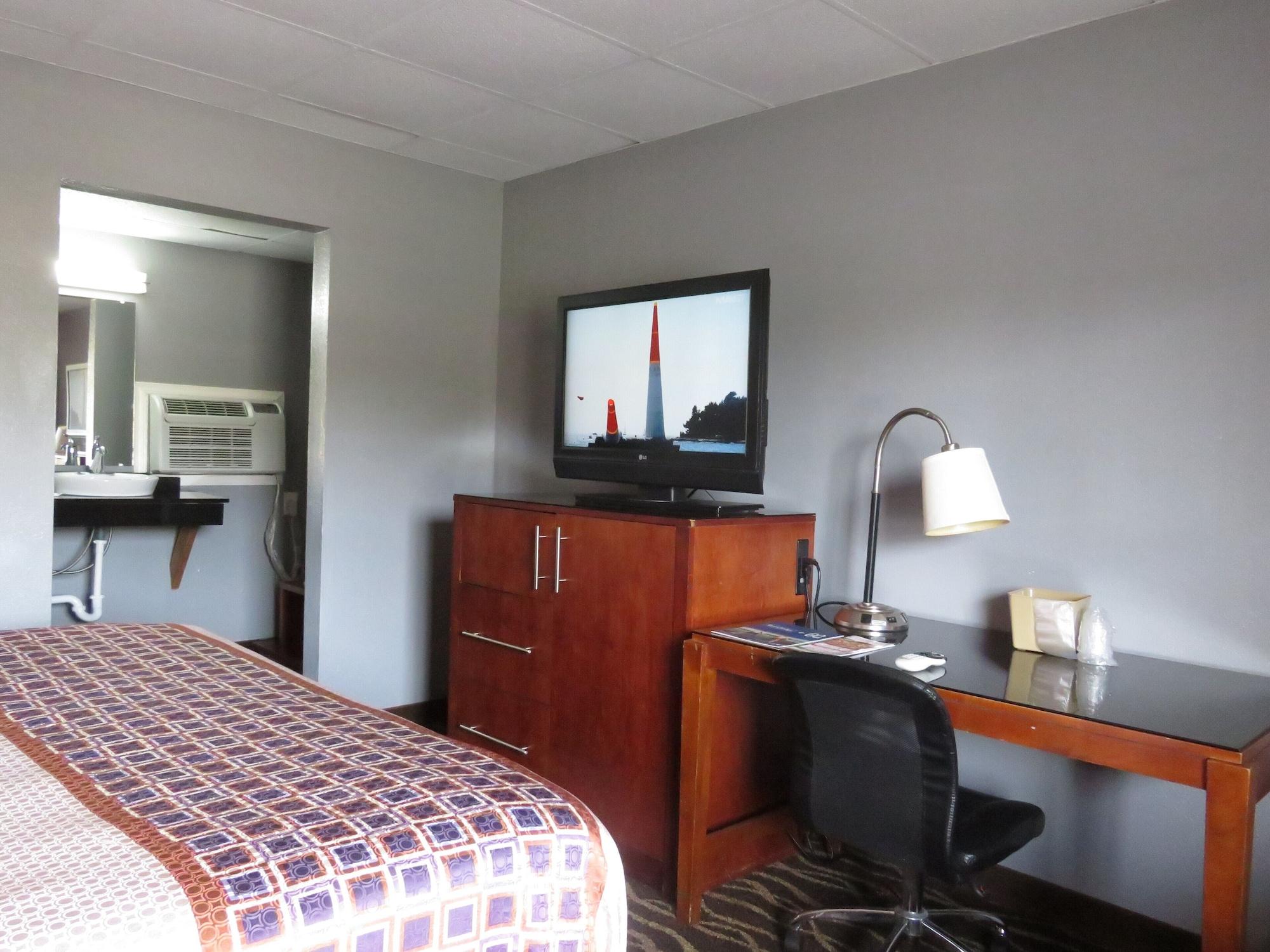 Travelodge By Wyndham Уолтерборо Экстерьер фото