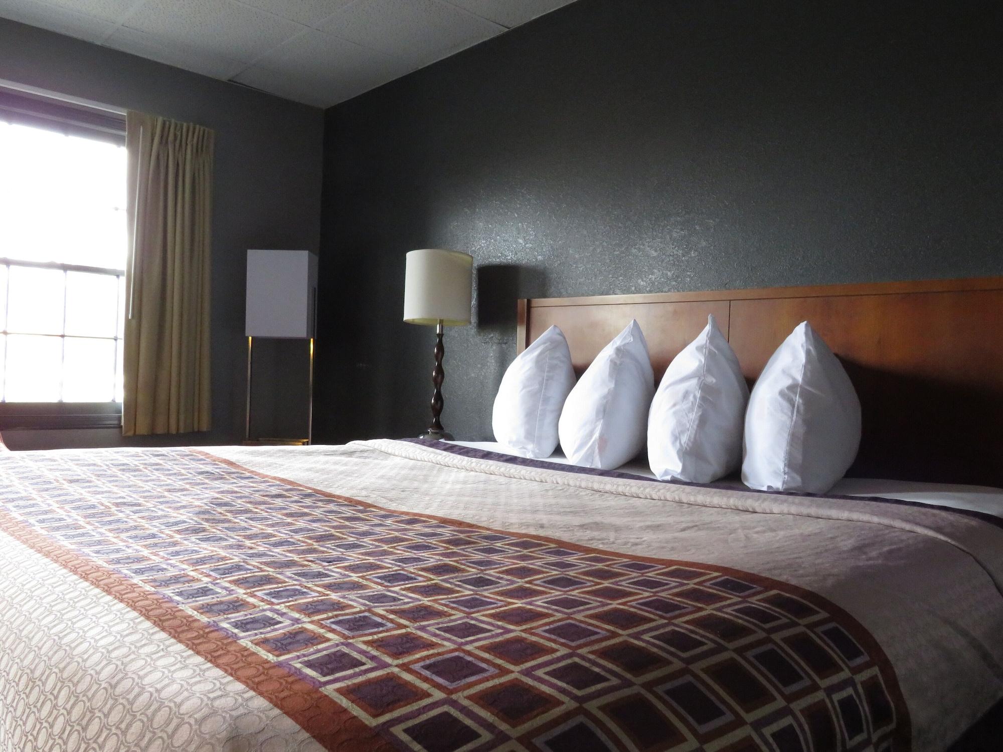 Travelodge By Wyndham Уолтерборо Экстерьер фото