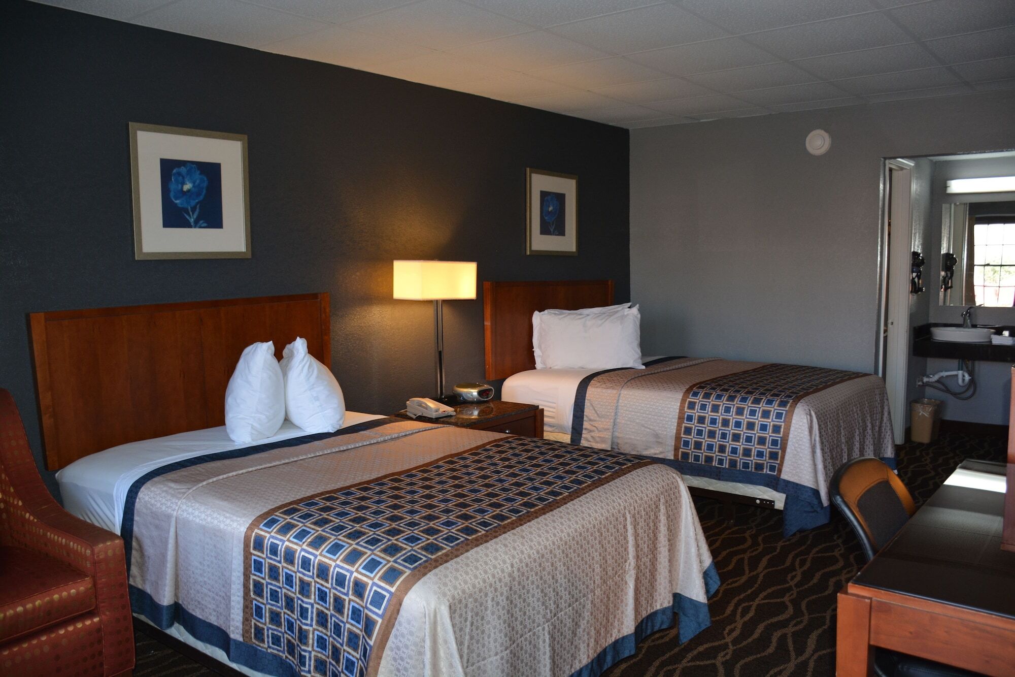 Travelodge By Wyndham Уолтерборо Экстерьер фото
